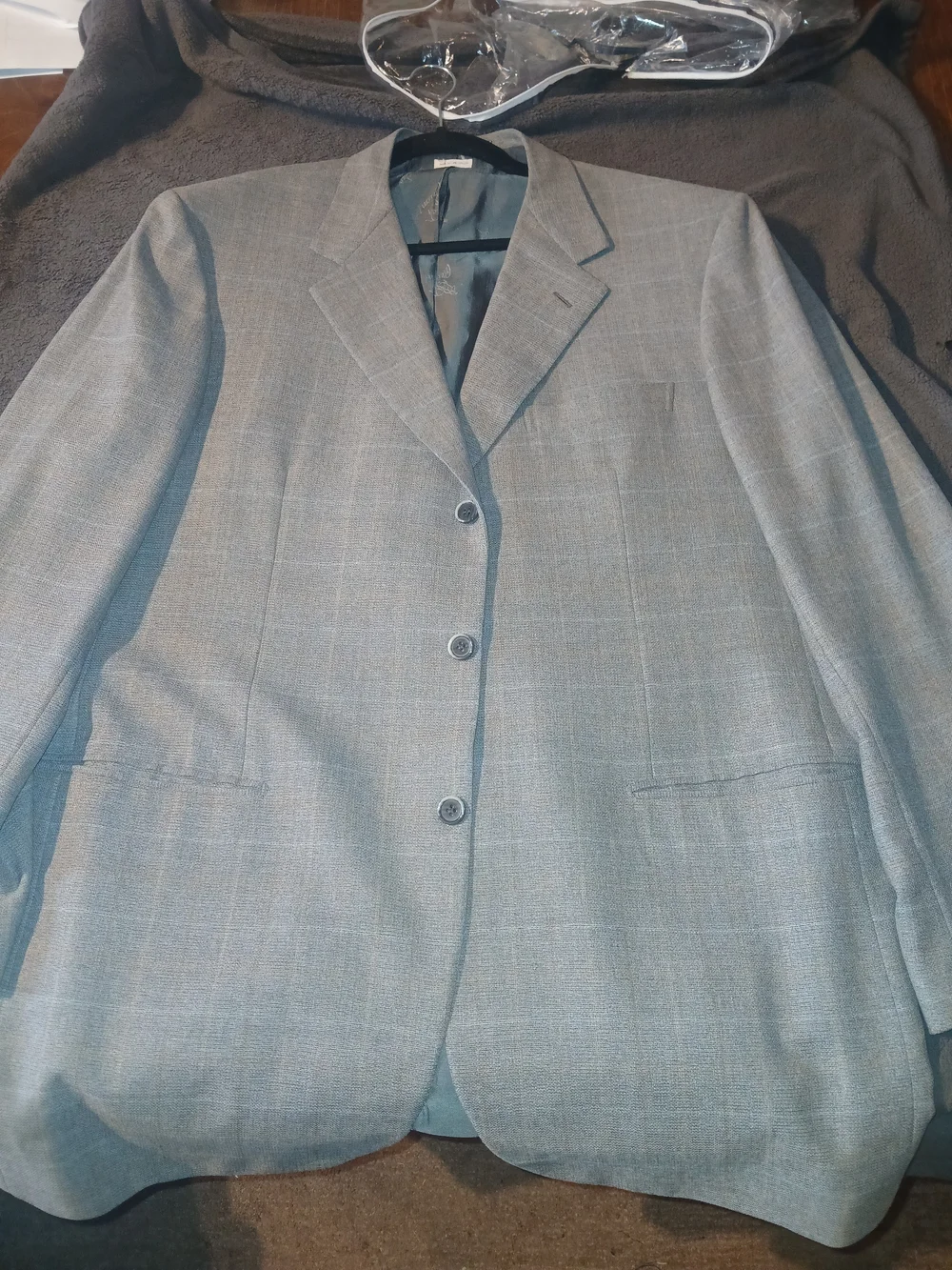 Men's Brioni Light Gray Plaid Blazer - Classic Three-Button Jacket